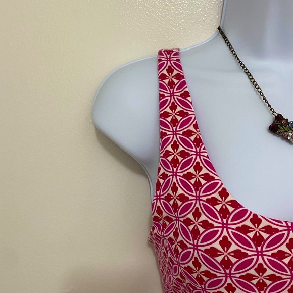 Hillary Hanson Beautiful tank with built-in bra🌺 S - Picture 4 of 7